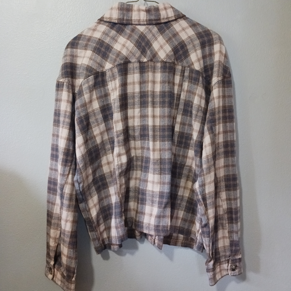 Democracy Plaid Cropped Shacket Button Down Shirt Brown Tan Blue Size Large - Picture 5 of 5